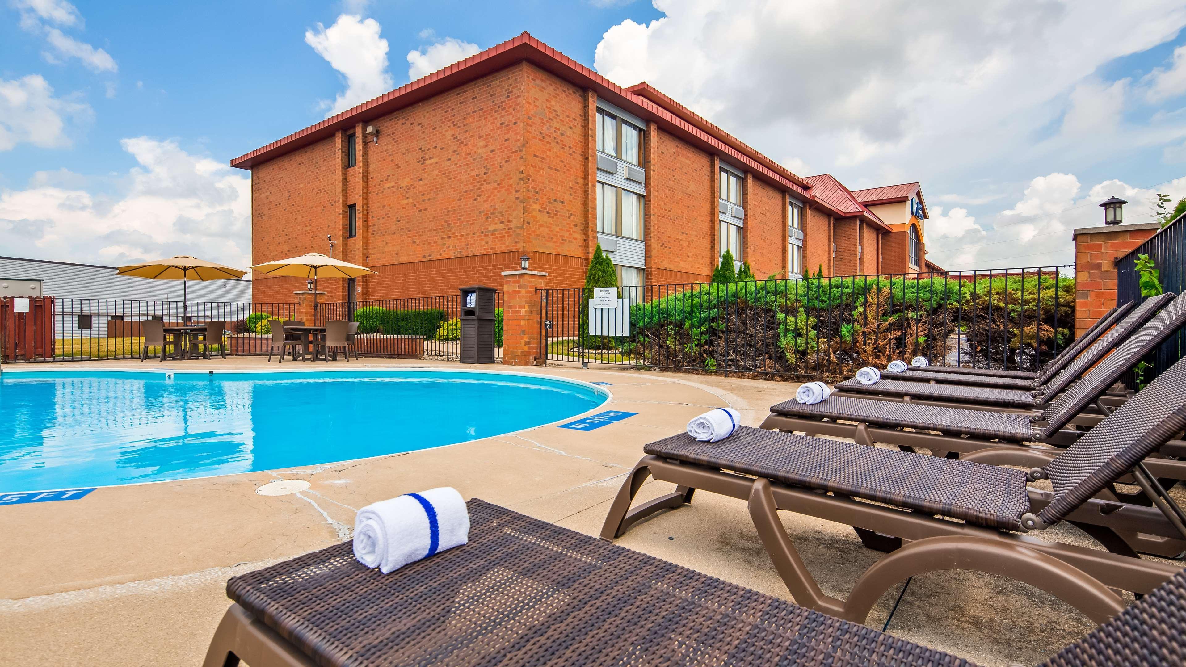 Best Western Luxbury Inn Форт-Вейн Екстер'єр фото