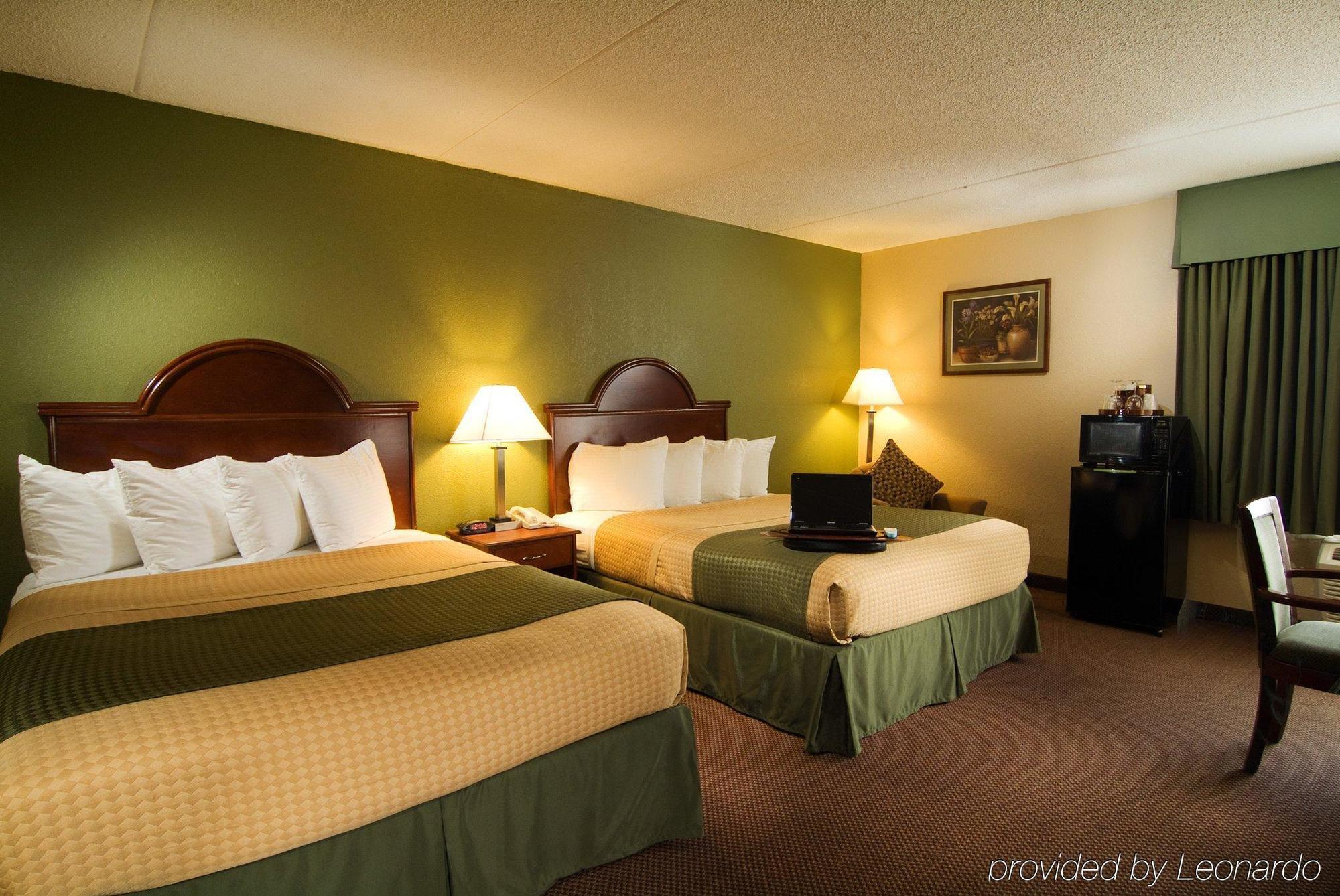 Best Western Luxbury Inn Форт-Вейн Номер фото
